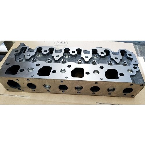 Kubota Zylinderkopf NEU für Kubota V2403-T Motor