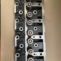 Yanmar Zylinderkopf NEU für Yanmar 4TNE92 Motor komplett inkl. Ventilen