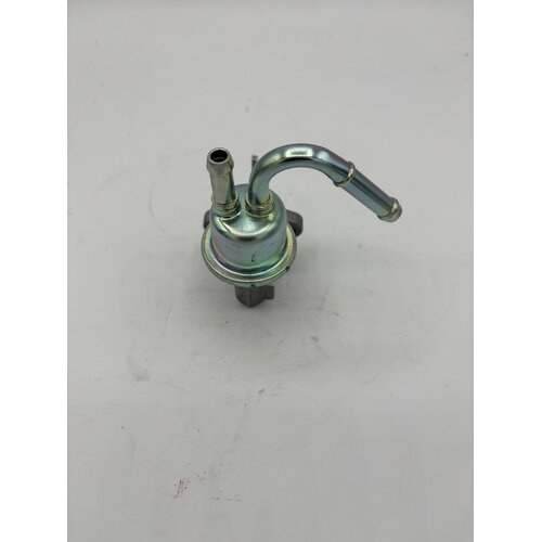Kubota Kraftstoffpumpe / Förderpumpe passend für Kubota V3300 + V3600 + V3800 Motor
