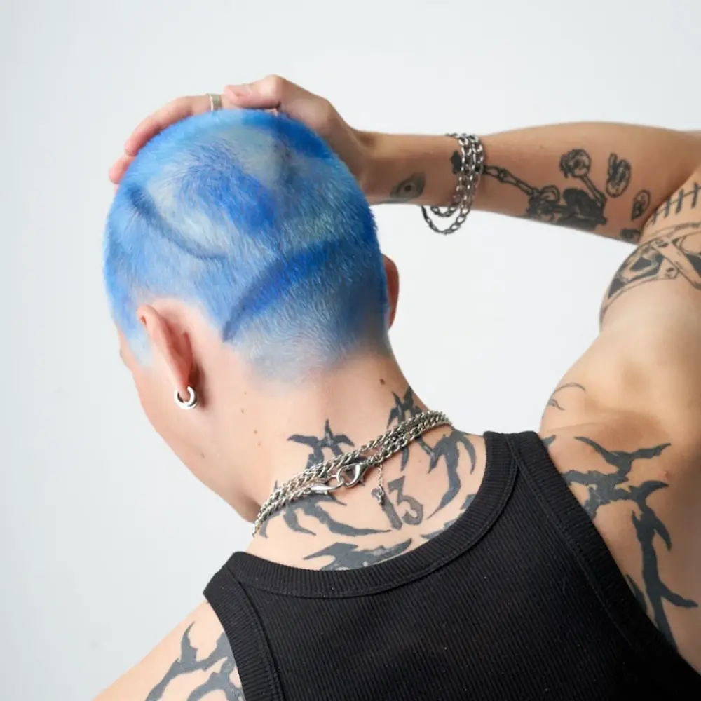 Slick Gorilla Semi Permanent Hair Colour 100ml - BLUE Slick Gorilla Semi Permanent Hair Colour 100ml - BLUE