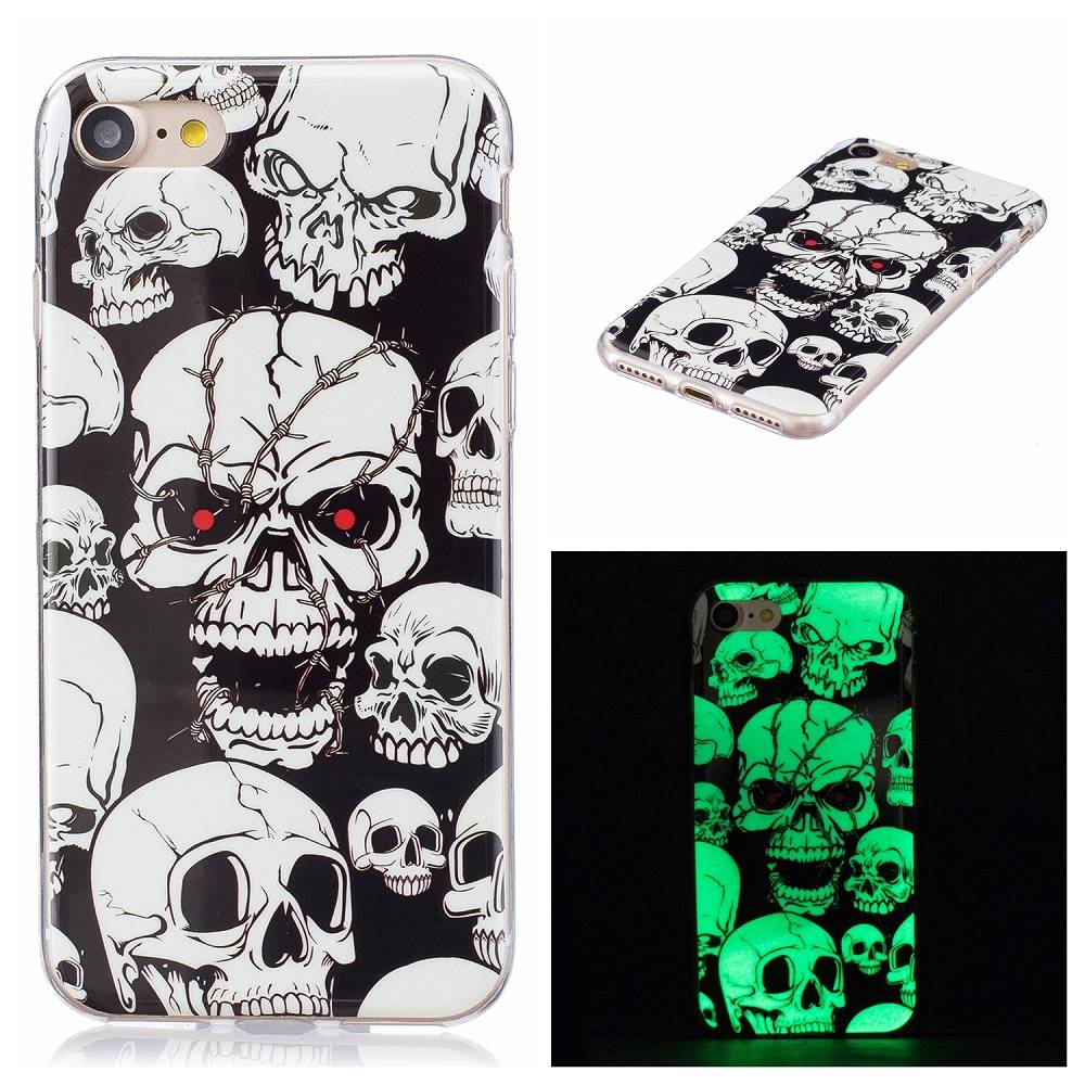 Glow In The Dark Skulls Iphone 7 Flexibel Hoesje huismerk kopen in de aanbieding