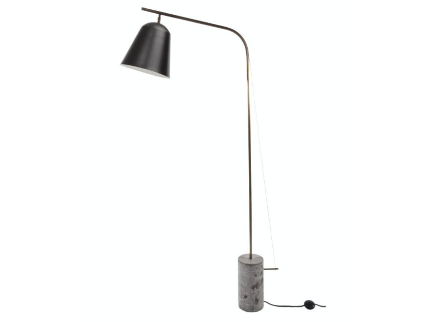 Design-Stehlampe "Line One" in der Farbe Schwarz mit unbearbeitetem Marmorfuß.