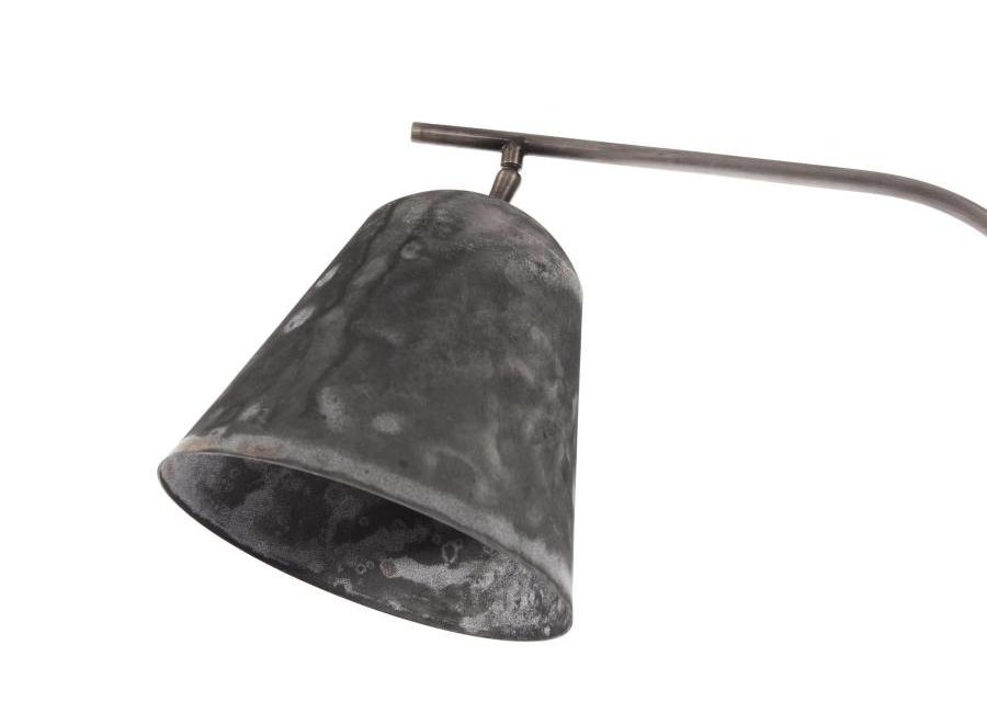 Design-Stehlampe "Line One" in der Farbe Oxidized mit unbearbeitetem Marmorfuß.