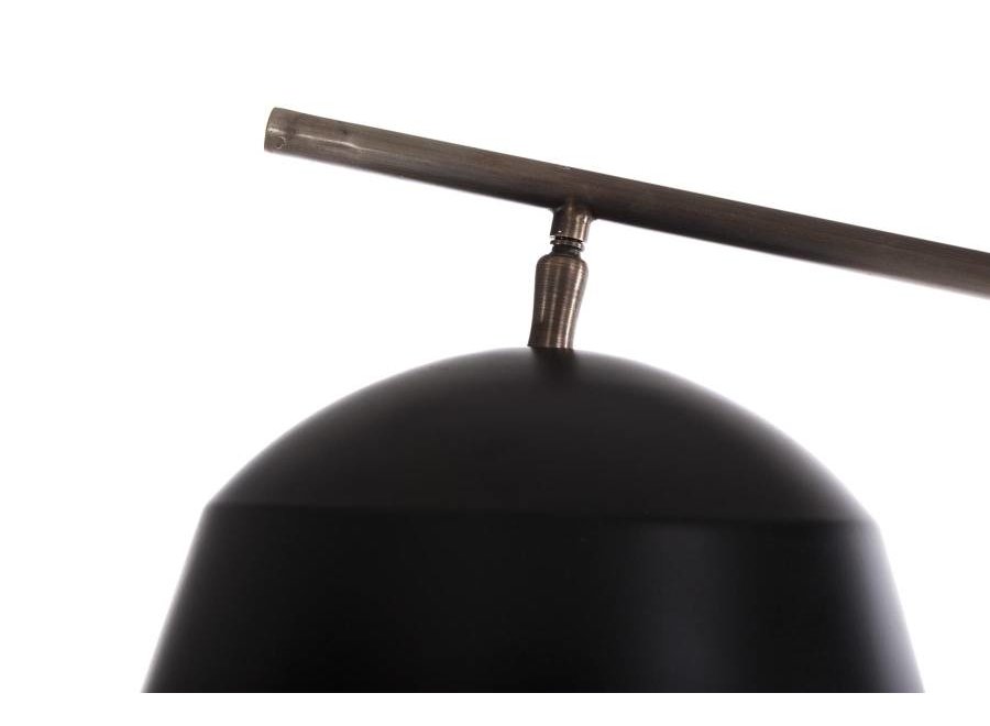 Design-Stehlampe "Line Two" in schwarz mit Fuß aus poliertem Marmor.