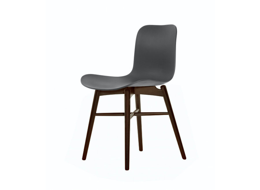 Design-Stuhl "Langue Original Dark Stained" in der Farbe Anthracite Black.