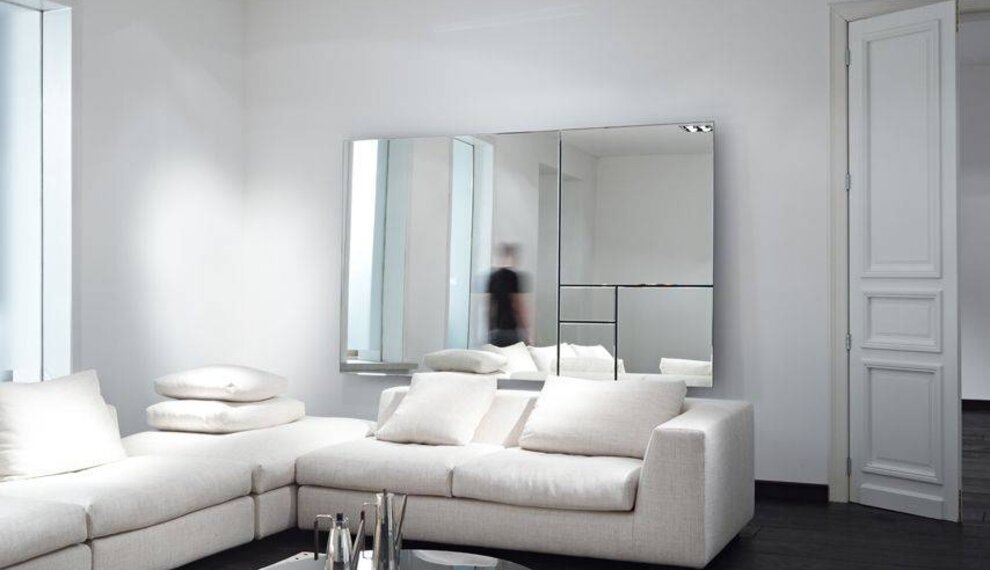 Design spiegels voor een stijlvol en ruimtelijk effect in de kamer