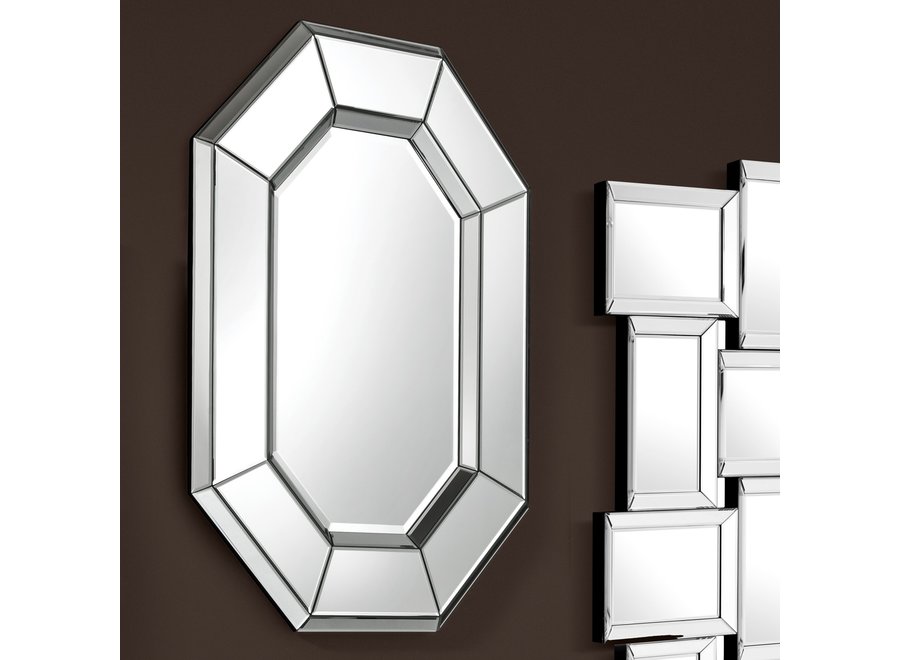This authentic 8-sided mirror 'le Sereno' is from the luxury brand