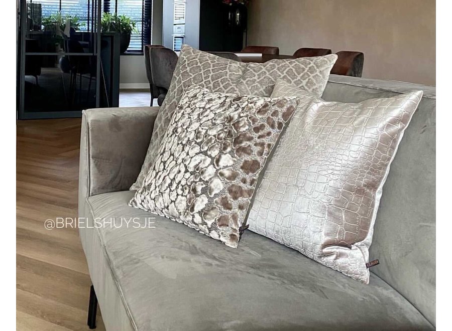 Cushion combination Sand/Taupe: Paride, Opila & Ochnicio