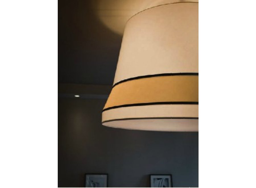 Design hanglamp 'Audrey' gedecoreerd met accenten van zijde