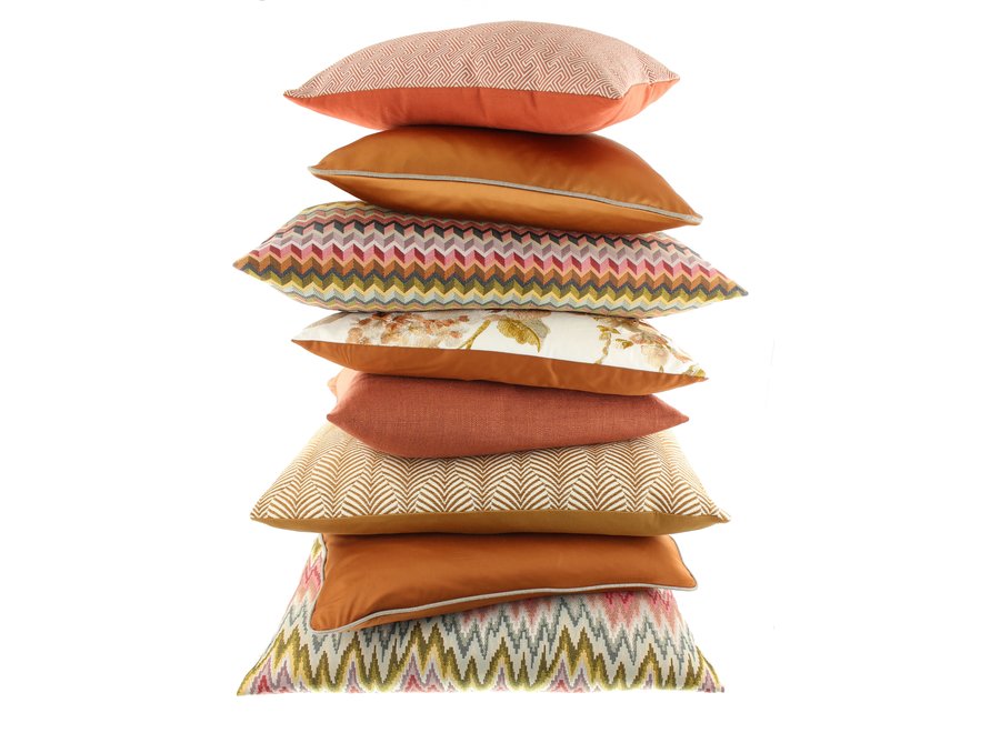 Decorative cushion Dafne Rust + Piping Sand