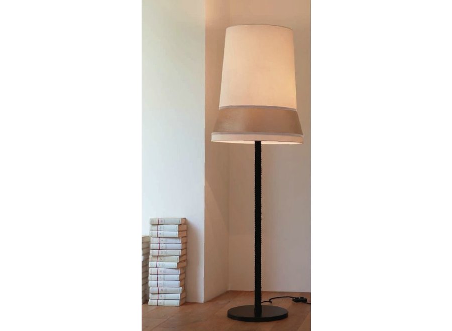 Design floor lamp 'Audrey' large decorated with silk detail