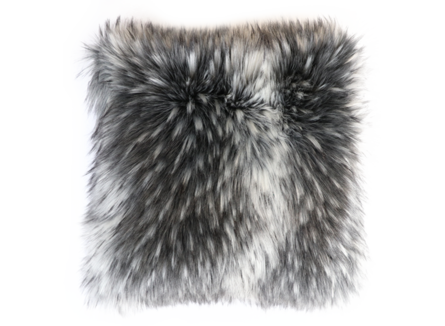 Fur cushion - Alaskan Wolf