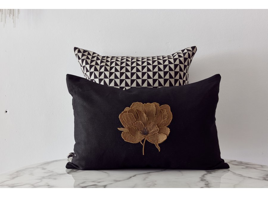 Decorative pillow Gilu in the colors black / white