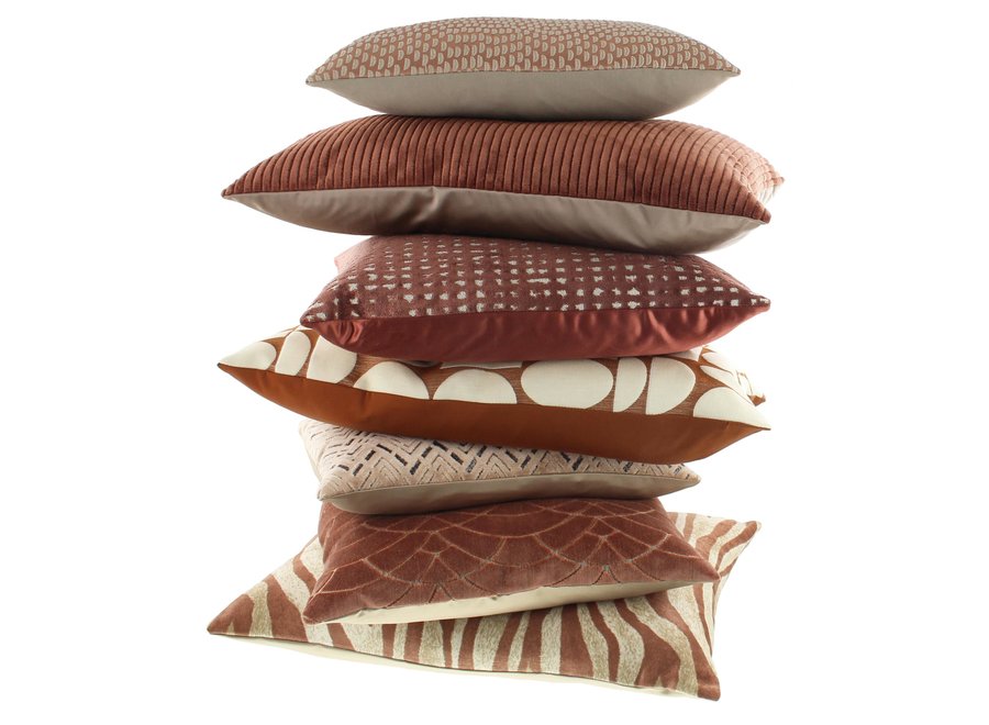 Decorative pillow Gritty Marsala