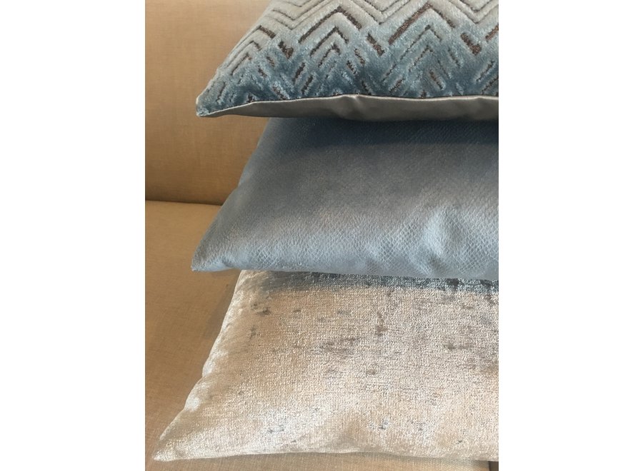 Cushion combination Iced Blue: Mitchel, Scarlet & Zophella