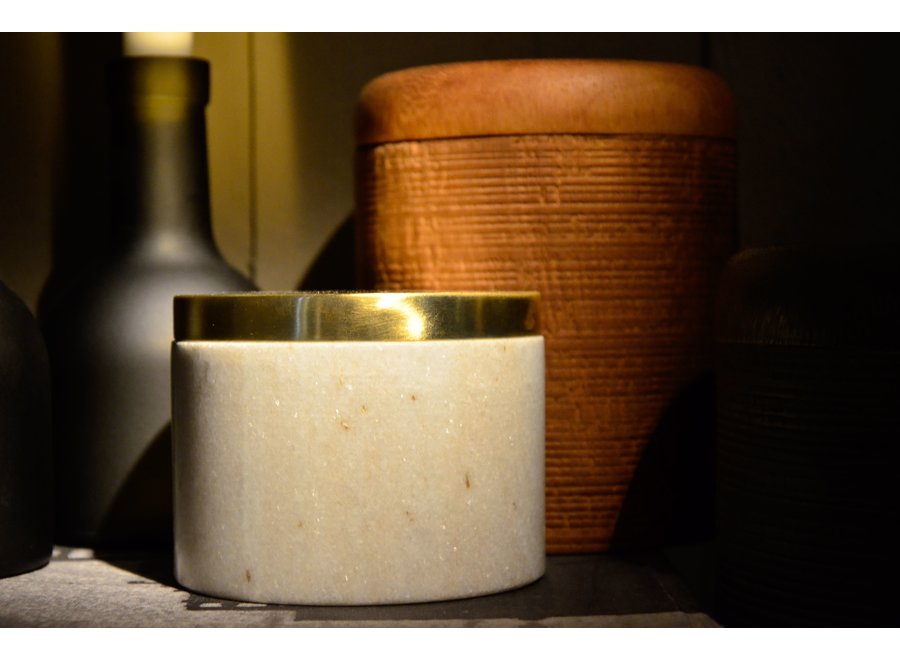 Marmeren pot  met gouden deksel