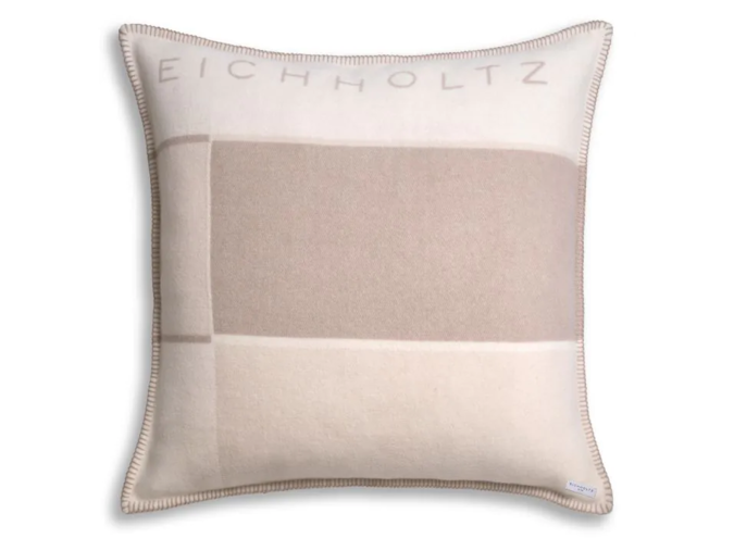 Cushion Thana - L