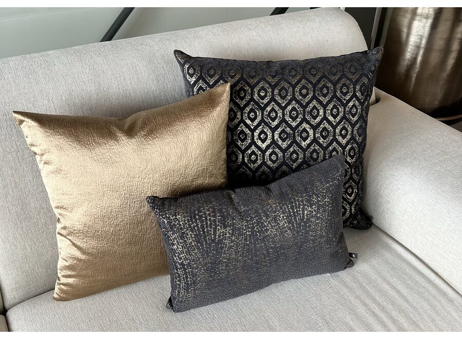 Cushion combination W| Black/Gold: Missy, Debbine & Balona