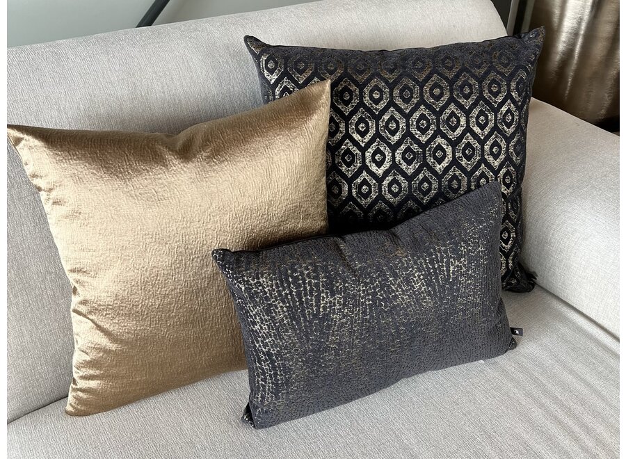 Cushion combination W| Black/Gold: Missy, Debbine & Balona