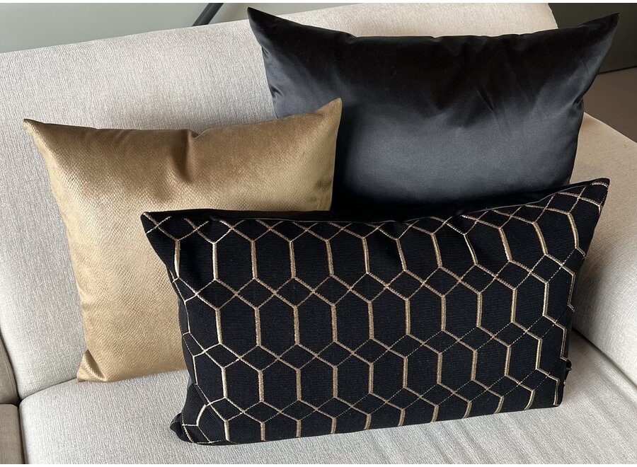 Cushion combination Black/Gold: Dafne, Mitchel & Petter