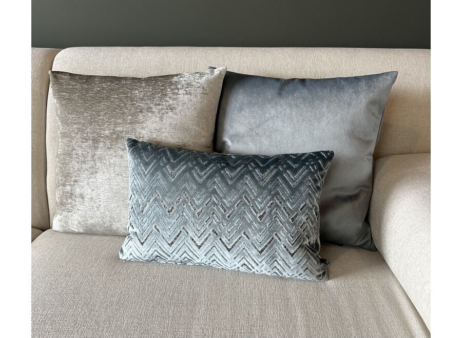 Cushion combination Iced Blue: Mitchel, Scarlet & Zophella