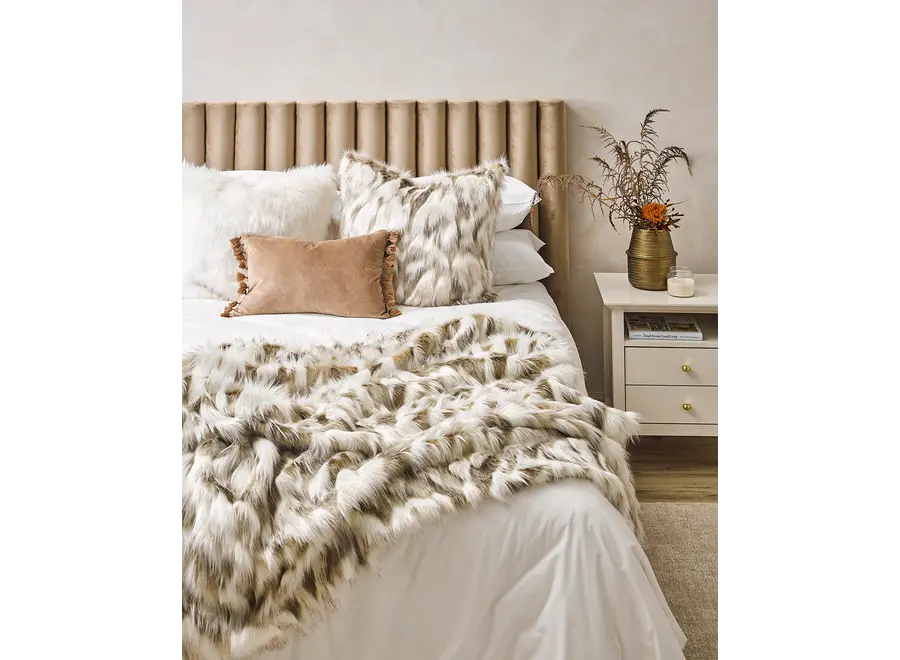 Fur cushion 'Snowshoe Hare'