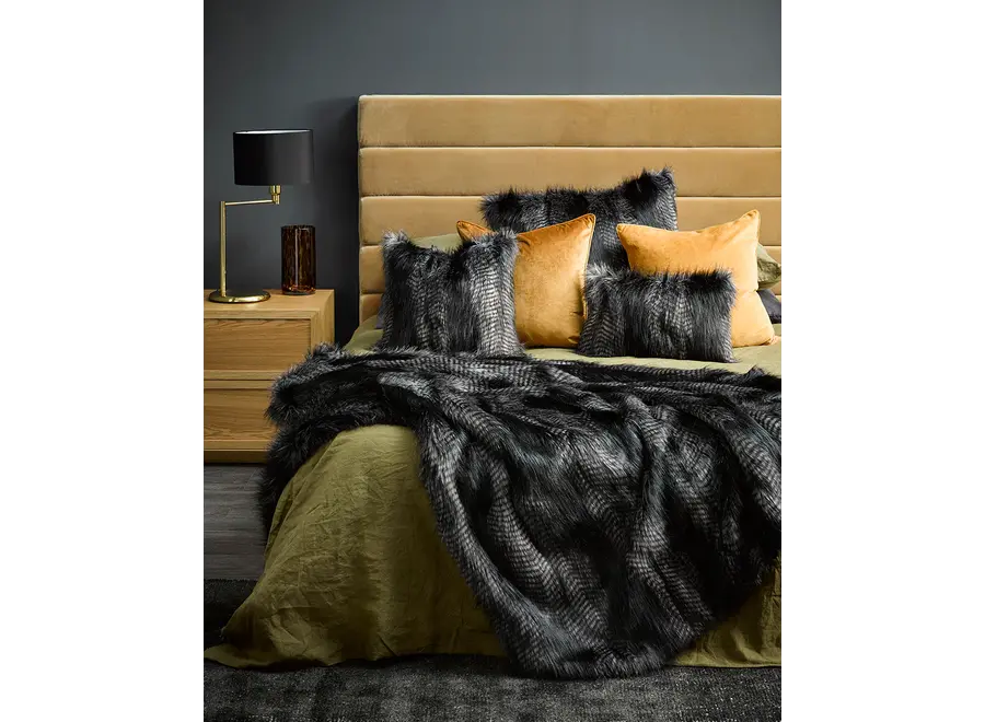 Fur cushion 'Ebony Plume'