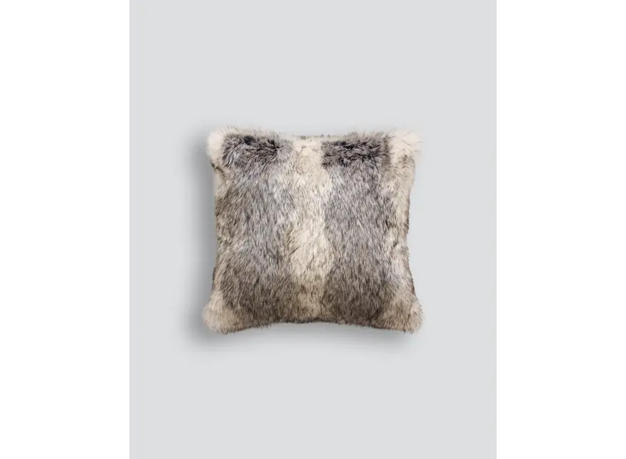 Fur cushion 'Mountain Wolf'