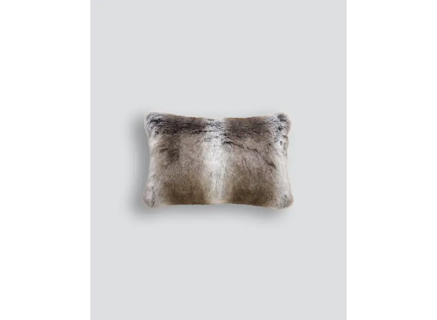 Coussin en fourrure 'Striped Elk'