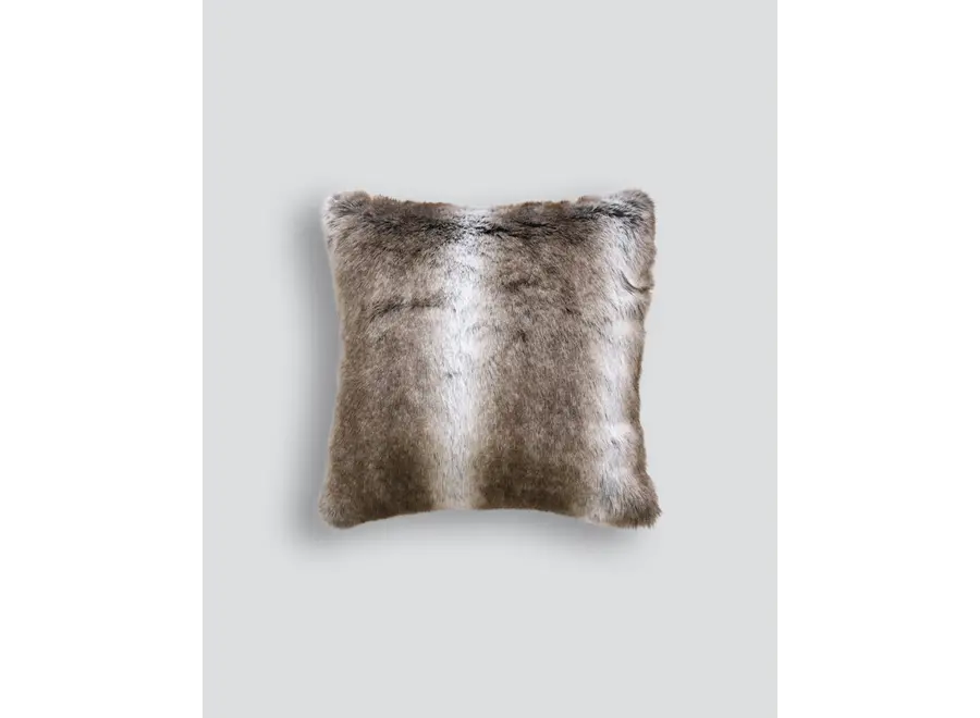 Coussin en fourrure 'Striped Elk'