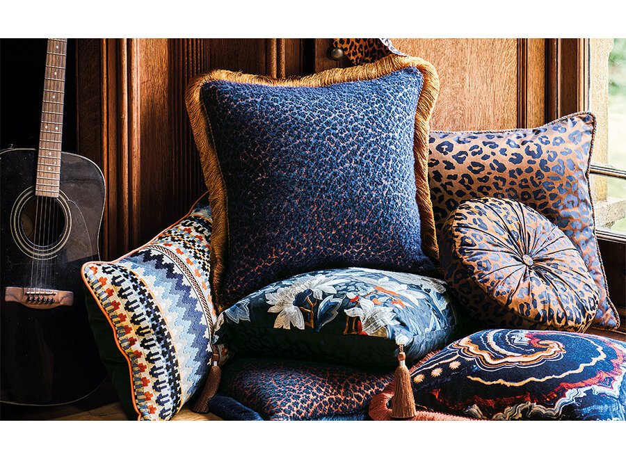 Coussin Saskia Copper + Piping Copper – Temperley X ROMO Collection