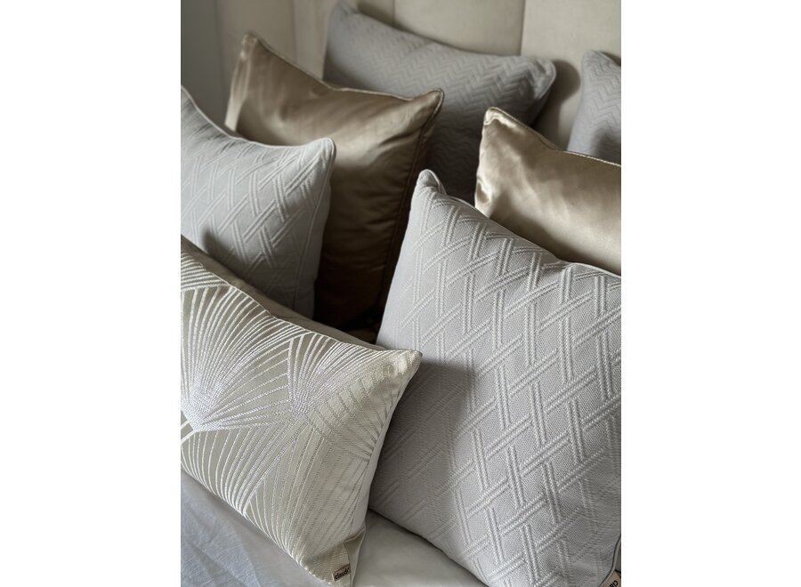 Decorative cushion Ruit W|Exclusives Grey + Piping