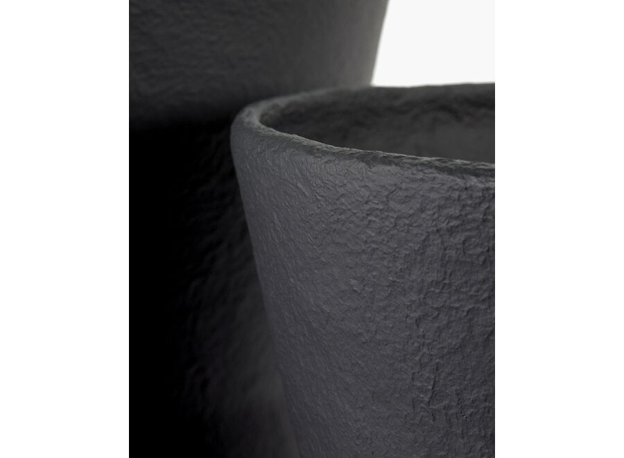 Marie Michielssen - Construct Planter 01 - L - Black