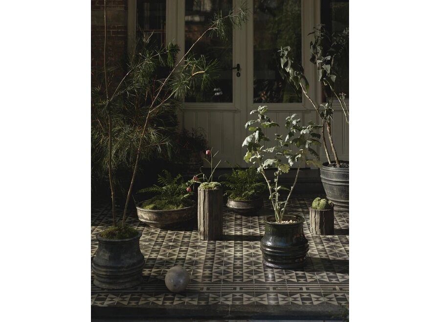 Kelly Wearstler - Mesa Planter 01 - L - Black