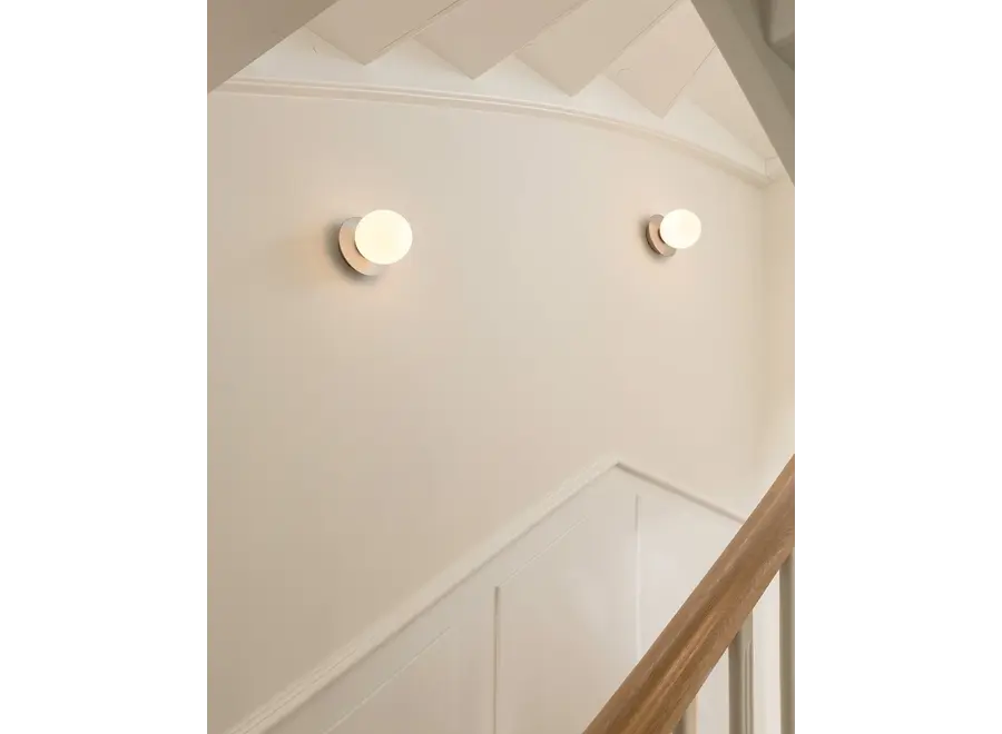 Wall lamp Liila 1 - Medium - Light silver - Opal