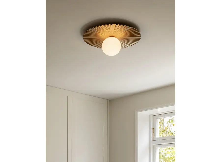 Wandleuchte Liila Muuse - Medium - Nordic gold - Opal