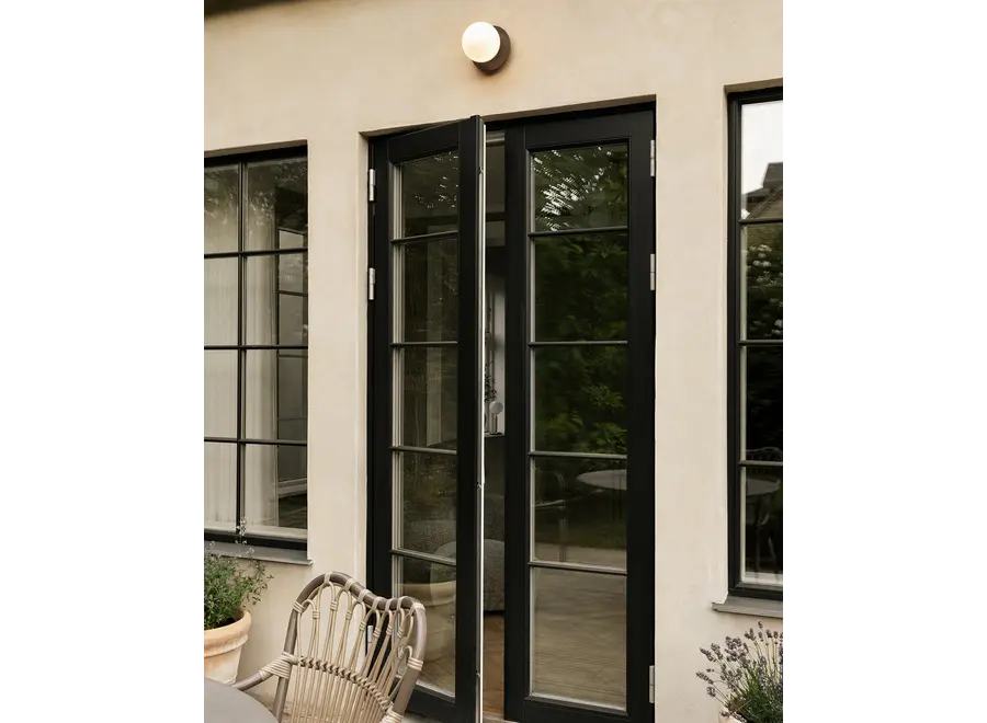 Wandleuchte Liila 1 - Outdoor - Dark bronze - Opal