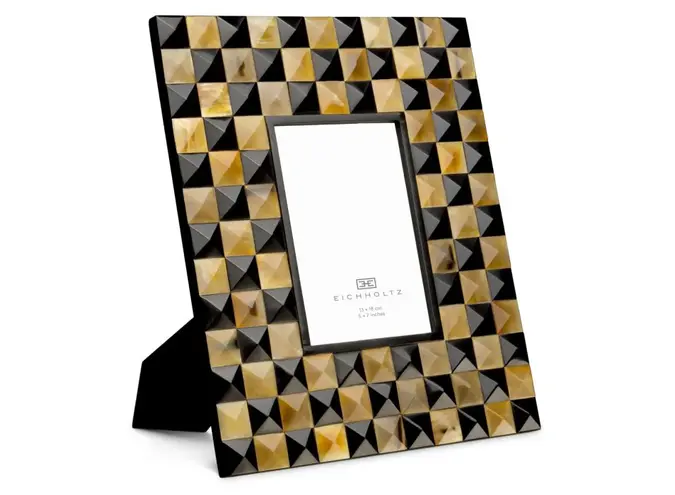 Picture frame Magician