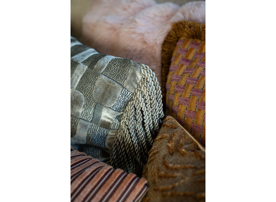 Dekoratives Kissen Skaylo Ash Rose + Fringe Dark Gold