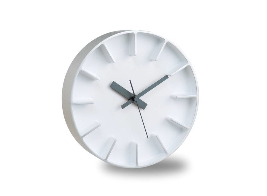 moderne round clock 'Edge' of casted aluminium - Wilhelmina Designs