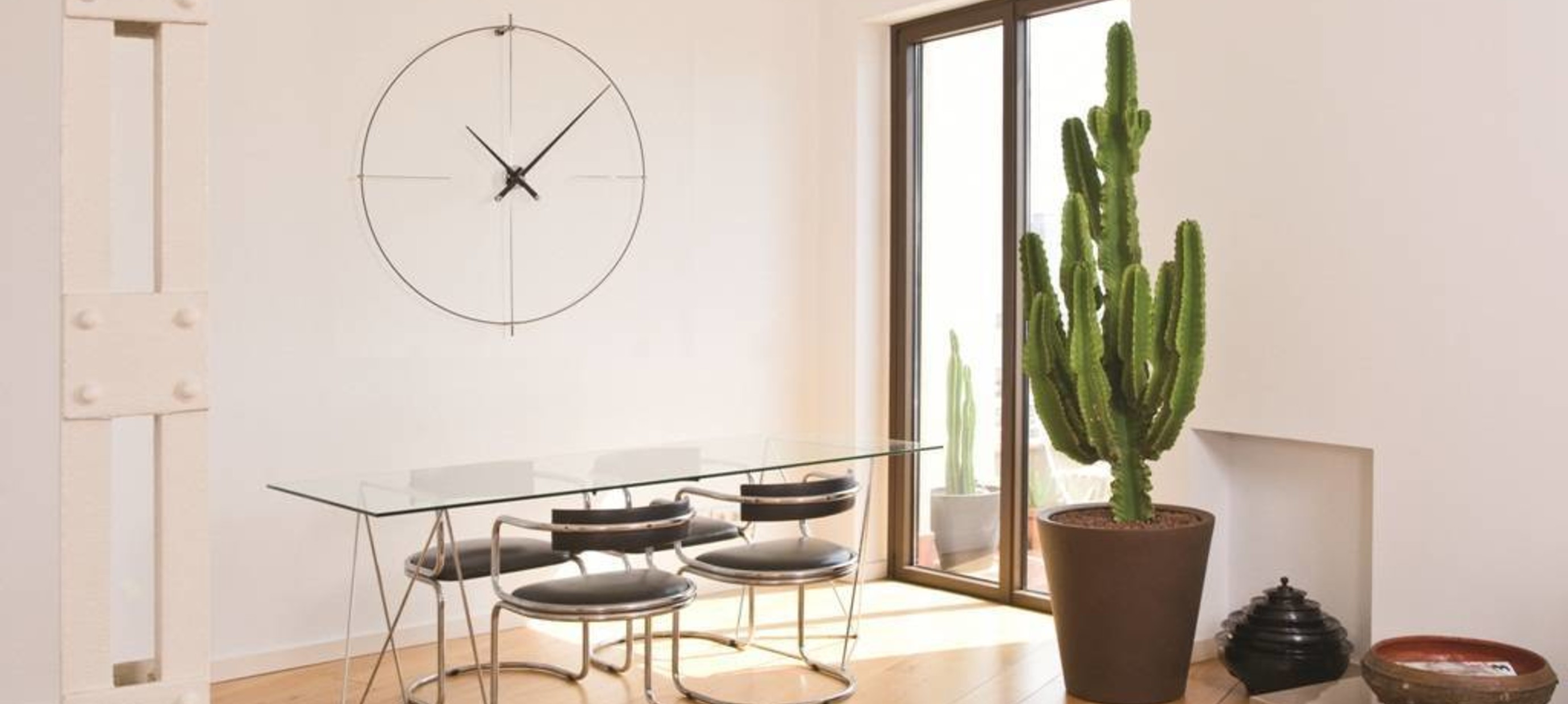 Large wall clocks in the interior