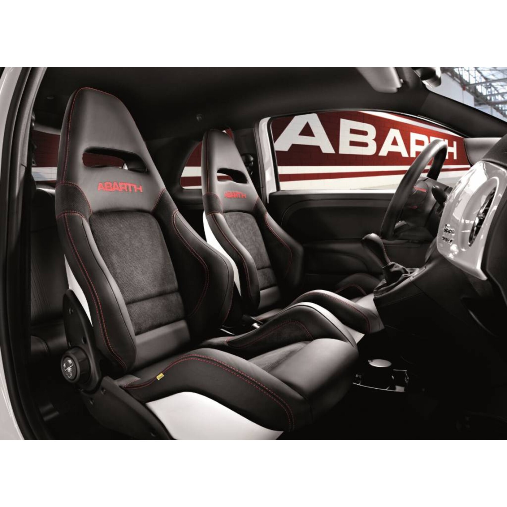 Sportstoelen kit 'Sabelt' leer voor de Abarth