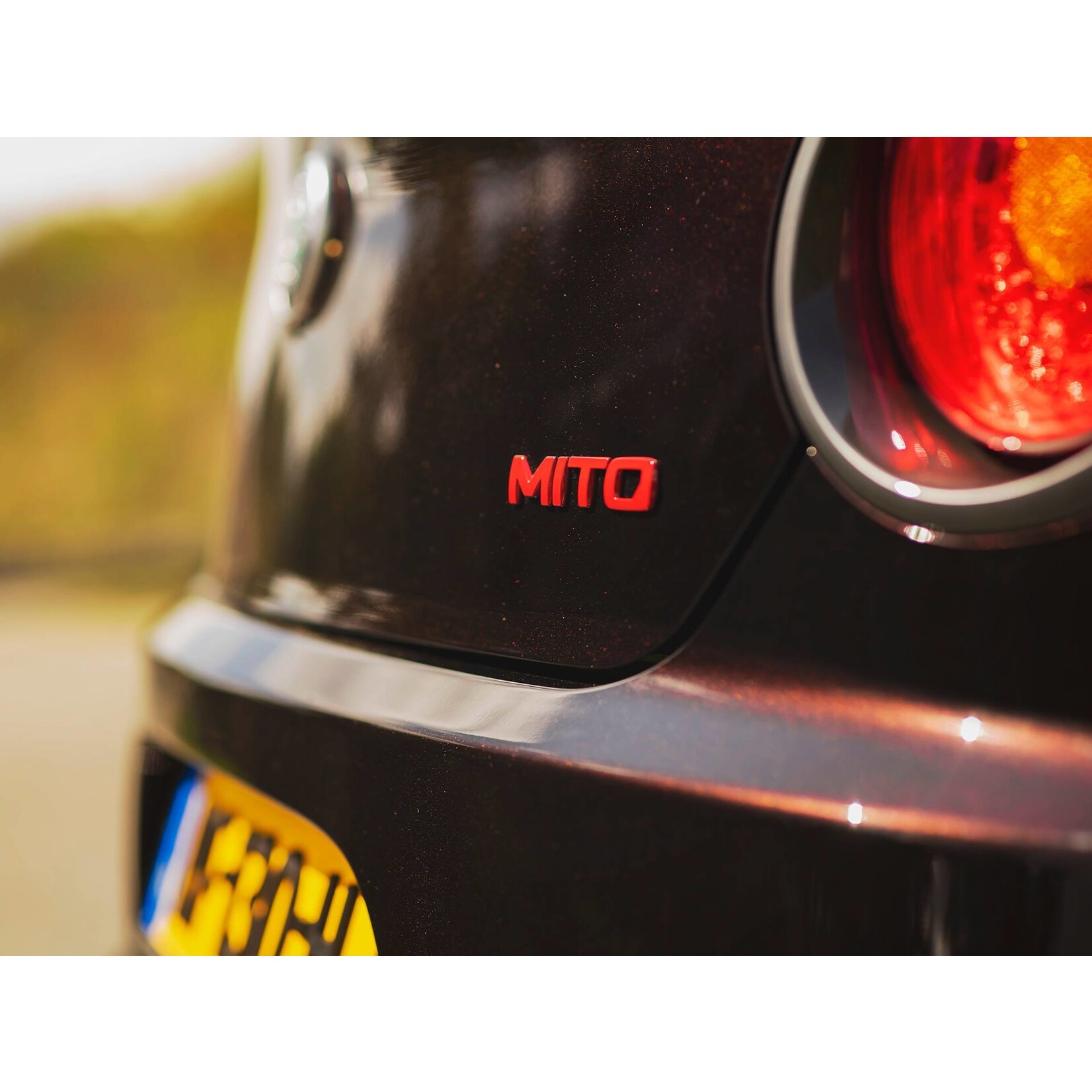 Emblemen rood Mito, Veloce