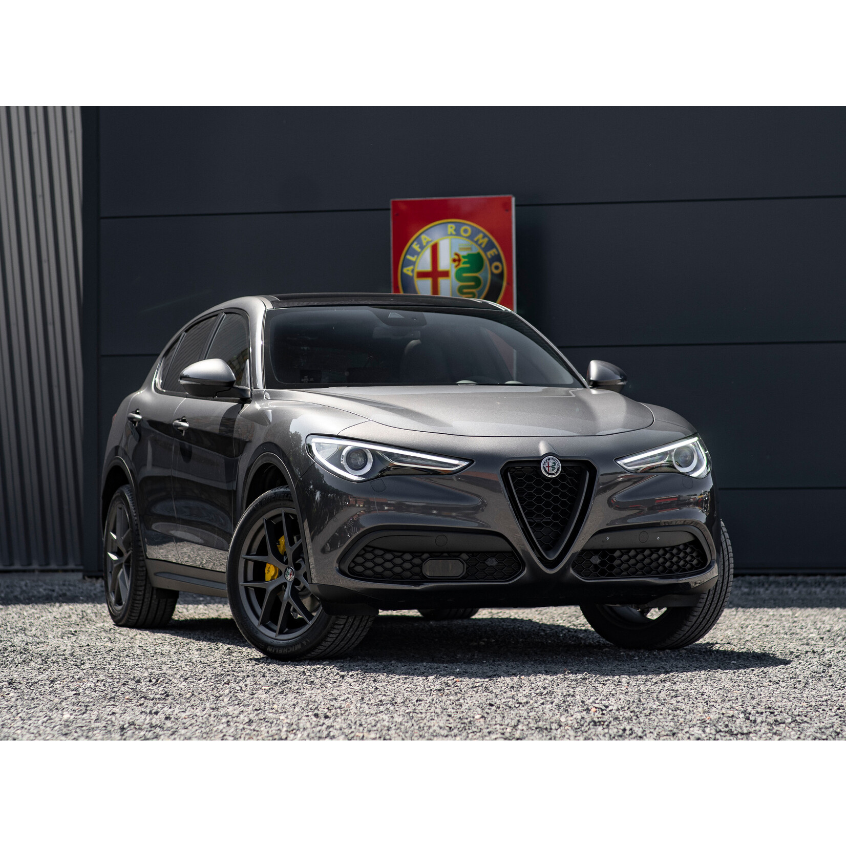 Set 20 inch  Alfa Romeo Stelvio performance wielen matt miron