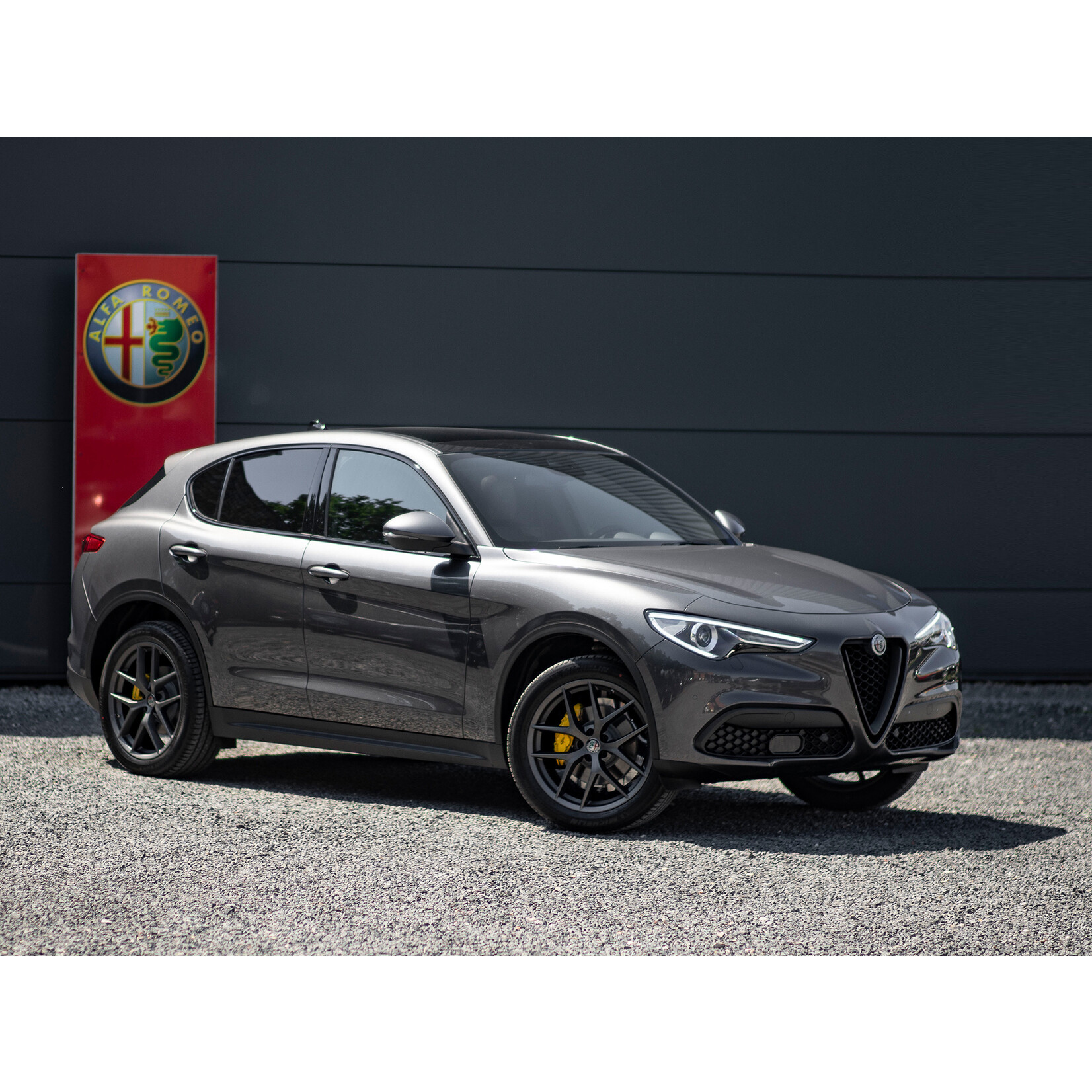 Set 20 inch  Alfa Romeo Stelvio performance wielen matt miron