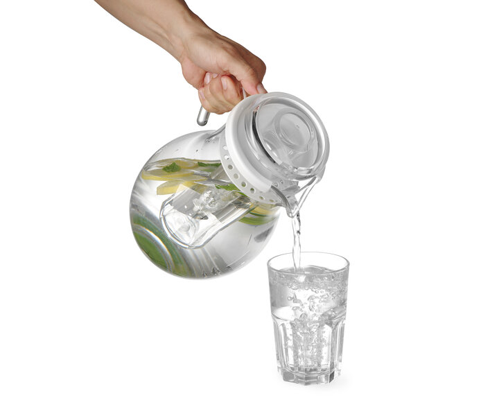 M&T Pichet 3 litres SAN plastique  avec tube à glaçons  pour le rafraichissement.