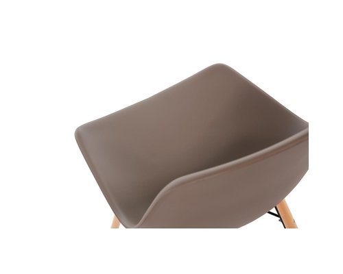 M & T  Chair brown polypropylene