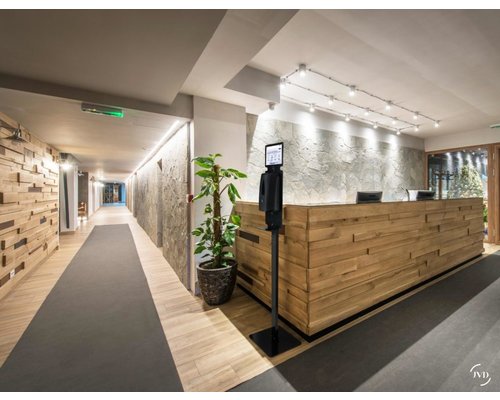 JVD Hand disinfection station with its very stable 6 kg base