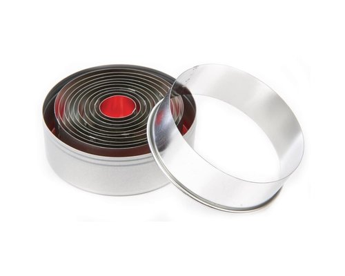 M&T Box with 11 round plain pastry cutters