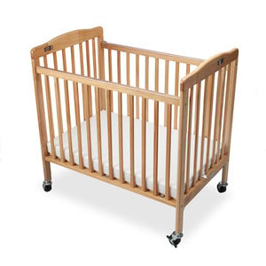 M & T  Lit bébé pliable en bois naturel